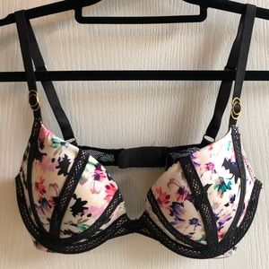 Victoria’s Secret Very Sexy Push-up 32C, black with floral print, mesh detail
